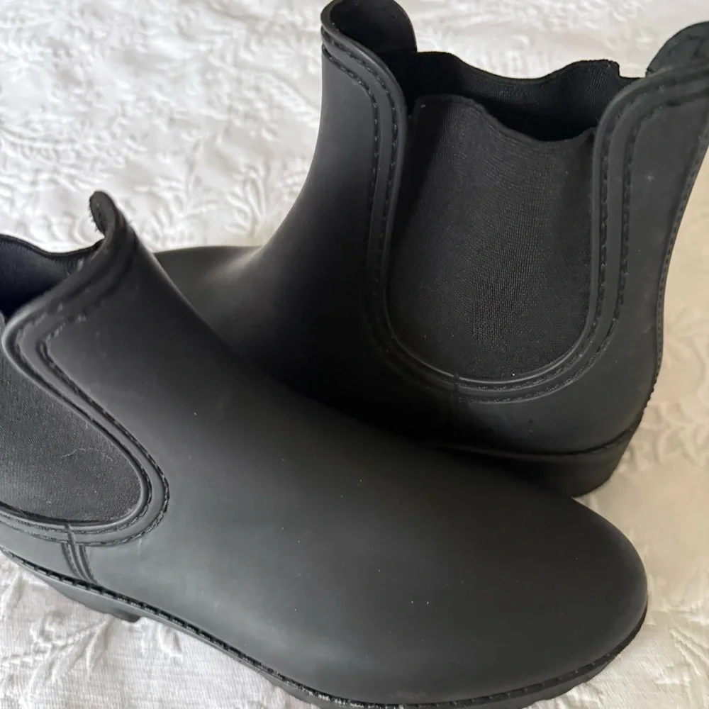 Jeffrey Campbell Black Cloudy Rain Rubber Ankle Boots Size 7